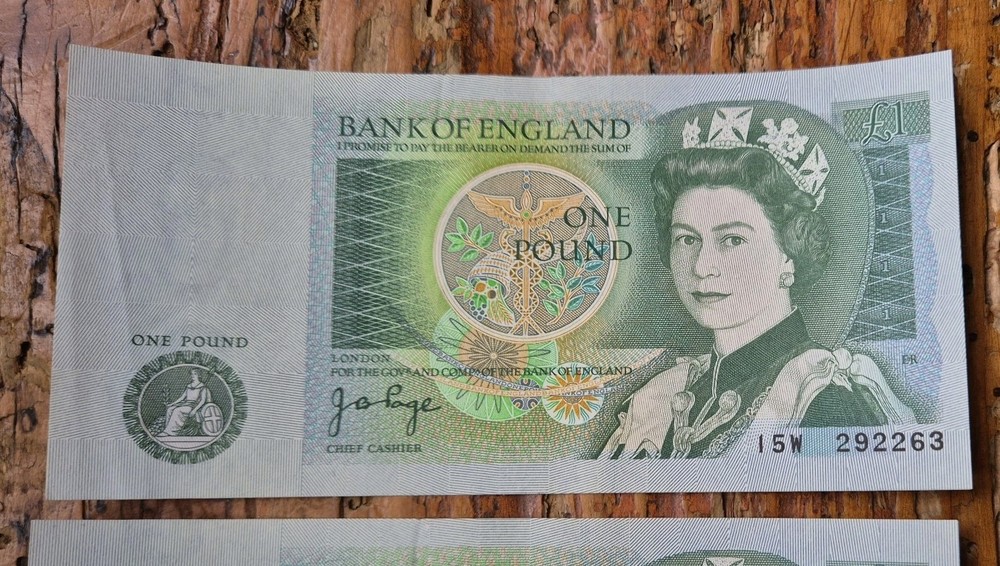 UK One Pound Note Jo Page X 3 Consecutive Numbers