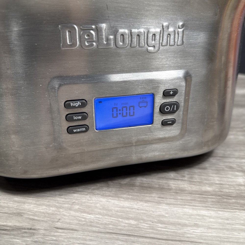 DeLonghi DCP707 Stainless-Steel Programmable 5-Quart Slow Cooker