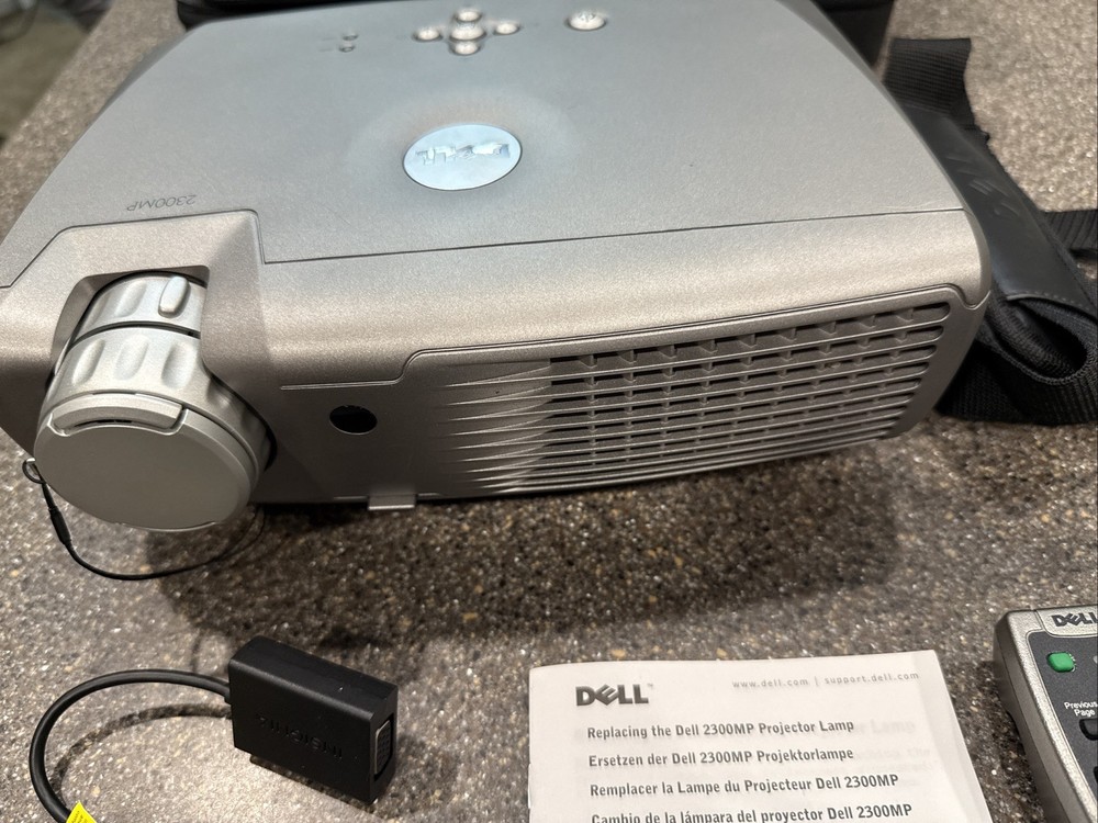 Dell 2300MP Projector With remote & Carrying Case Tested