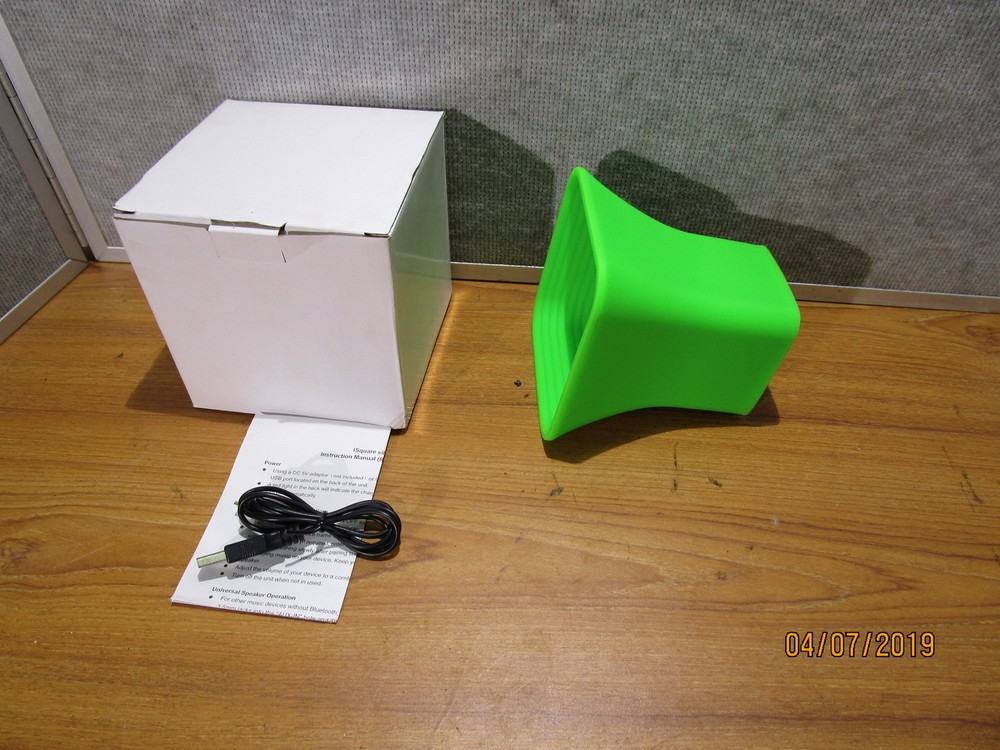 iSquare Bluetooth Silicone Battery Operated Speaker