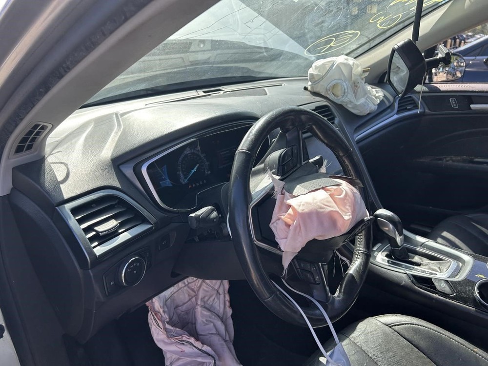 FUSION 2013 High Mounted Stop Light 104727220