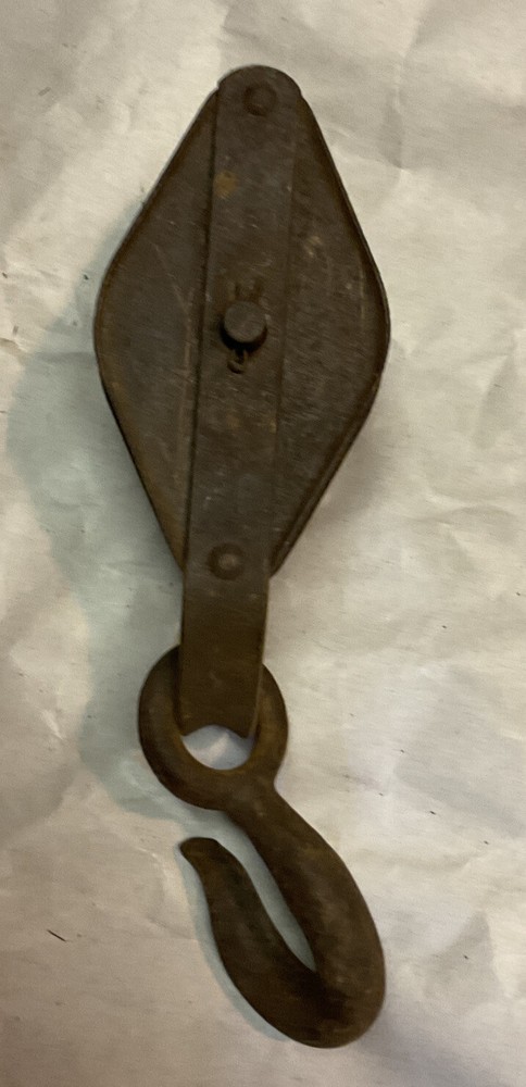 VTG Rustic Iron Tackle & Triple Pulley & Hook