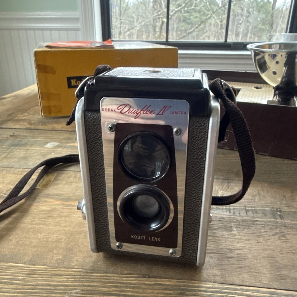 Vintage Kodak Duaflex IV Box Camera - UNTESTED With Original Box & Flash Camera