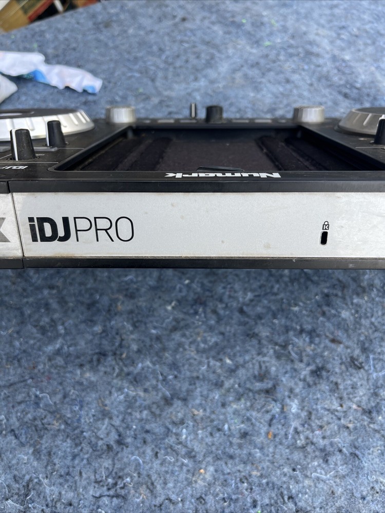 Numark IDJ PRO controller W/Case (Missing Power Cord) Parts only ,UNTESTED