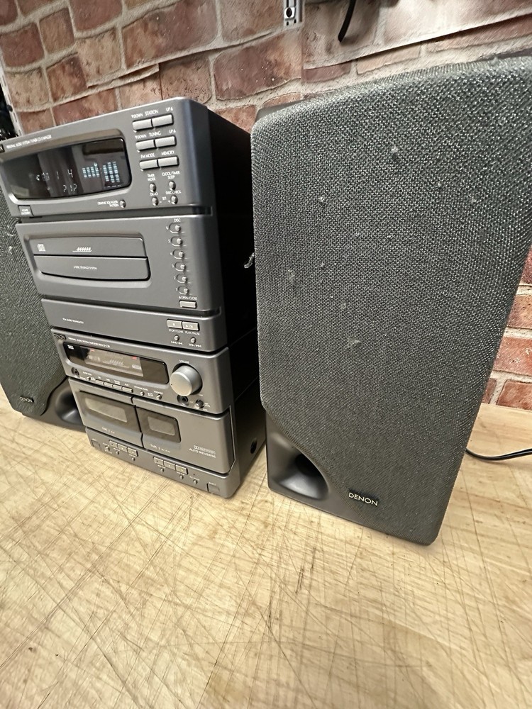 Denon D-C30 Micro Component HiFi 6 Disc Double Cassette Player (read)