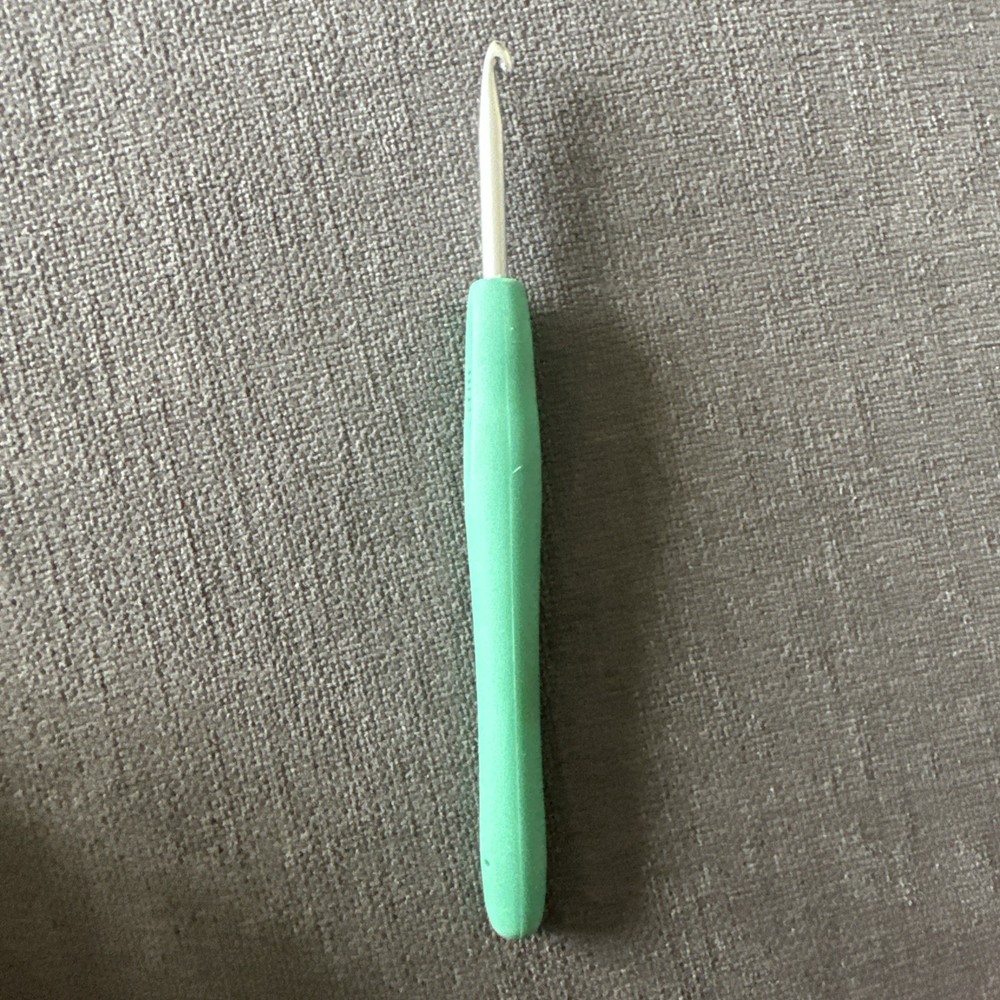 Woobles Iris the Ladybug crochet hook 4.0mm