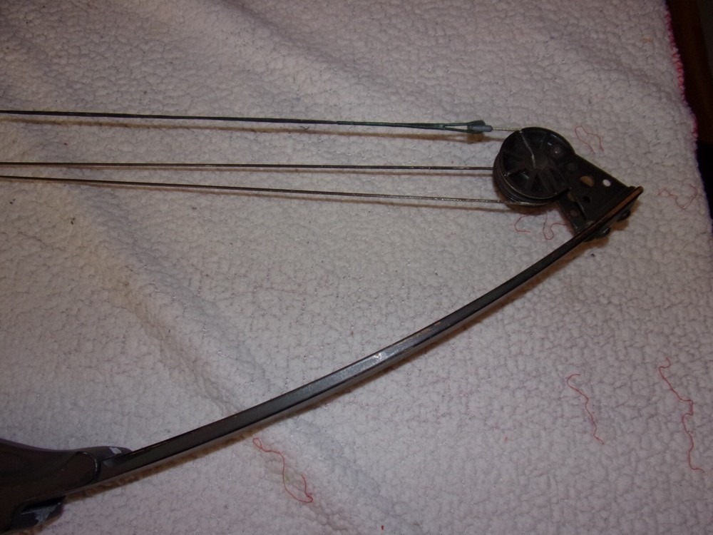 Vintage PSE Sizzler Compound Bow