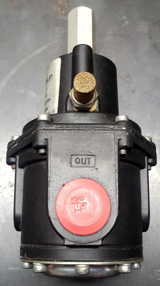 FAIRCHILD PRECISION PRESSURE REGULATOR