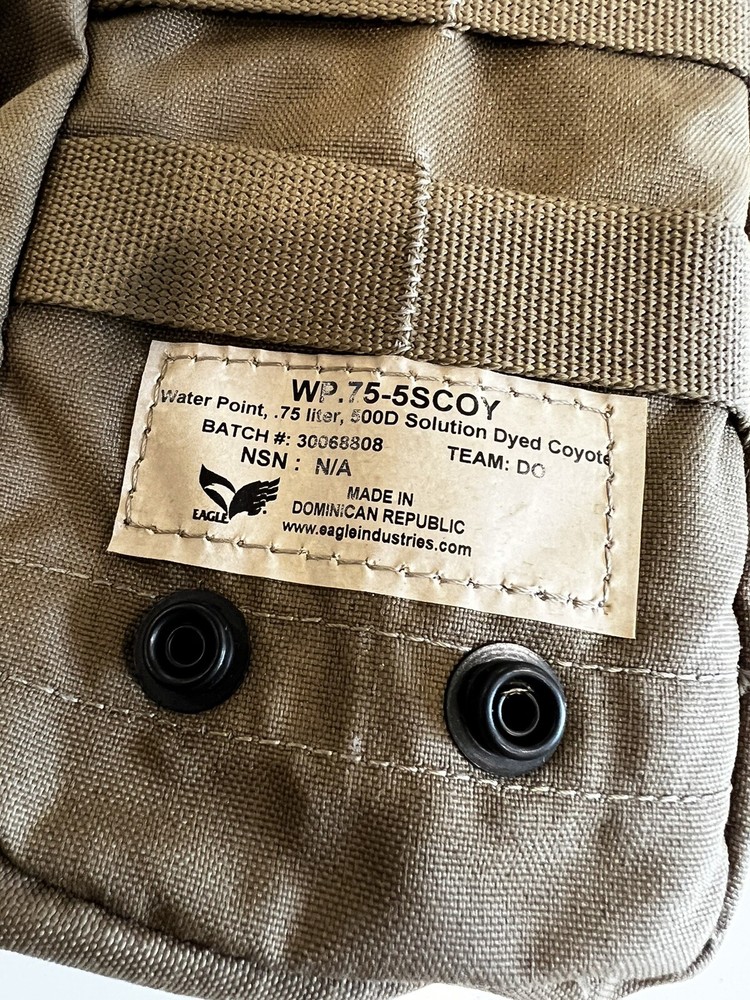 Eagle Industries Hydration Carrier Pouch MOLLE Coyote .75 Liter Source Bladder