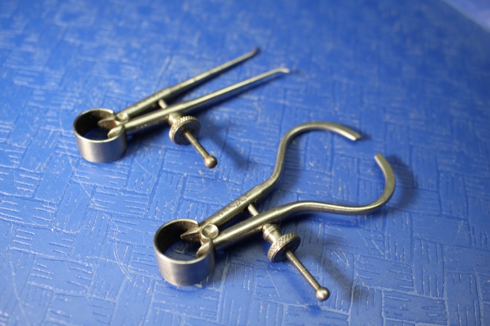 (2) Starrett Spring-Type Outside Inside Caliper 2" Solid Nut Round Leg ID OD 151