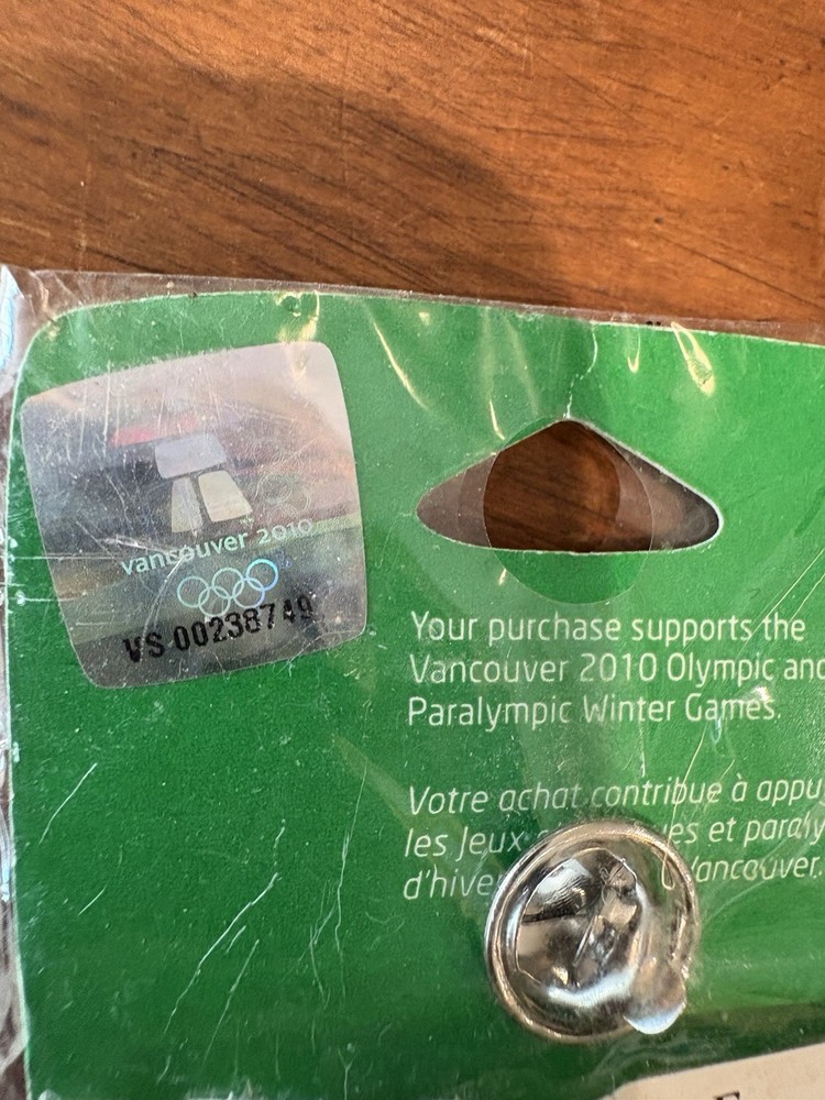 2010 Olympic Pin Canada