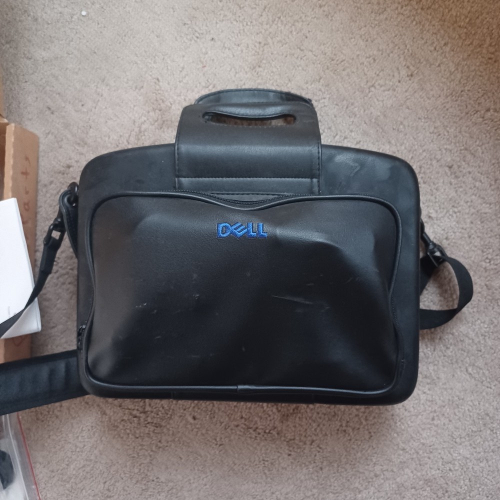 Dell 3200MP DLP Portable Front Projector w/ Carry Case, Remote & Extra Bulb!