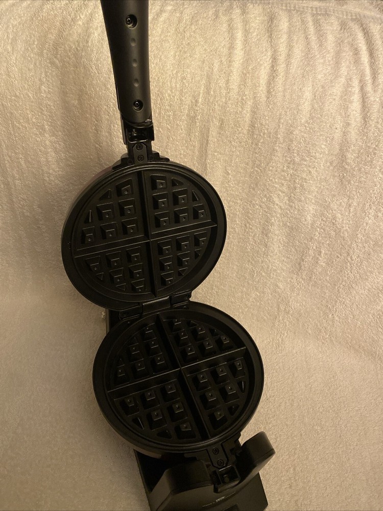 Cooks Essentials Rotating Waffle Maker Model 808