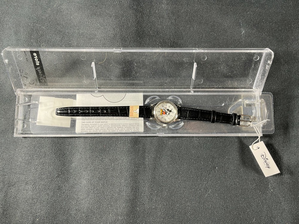 Disney Mickey Mouse watch Leather band