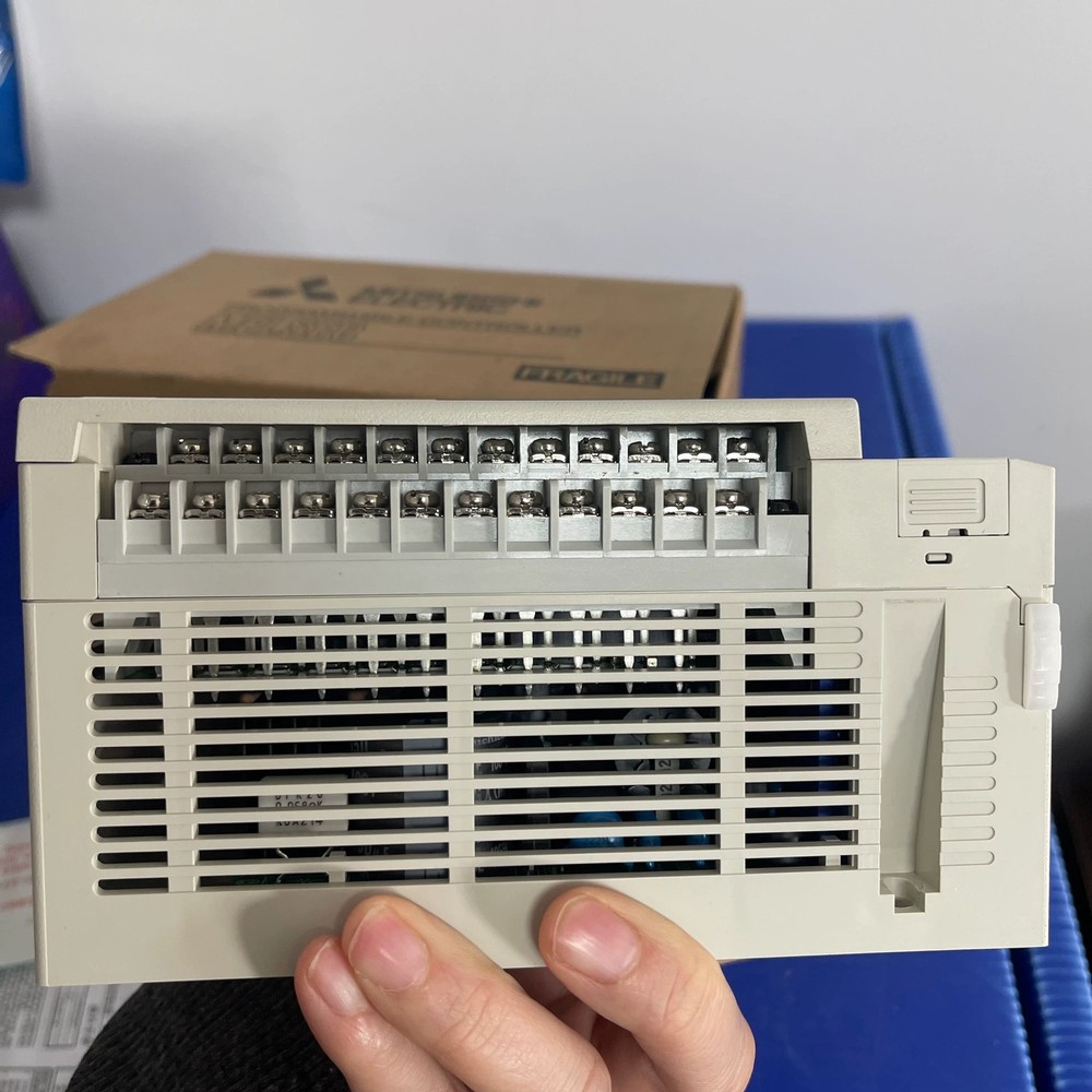1pc Mitsubishi FX3U-32MT/ES-A Brand New Programmable Controller
