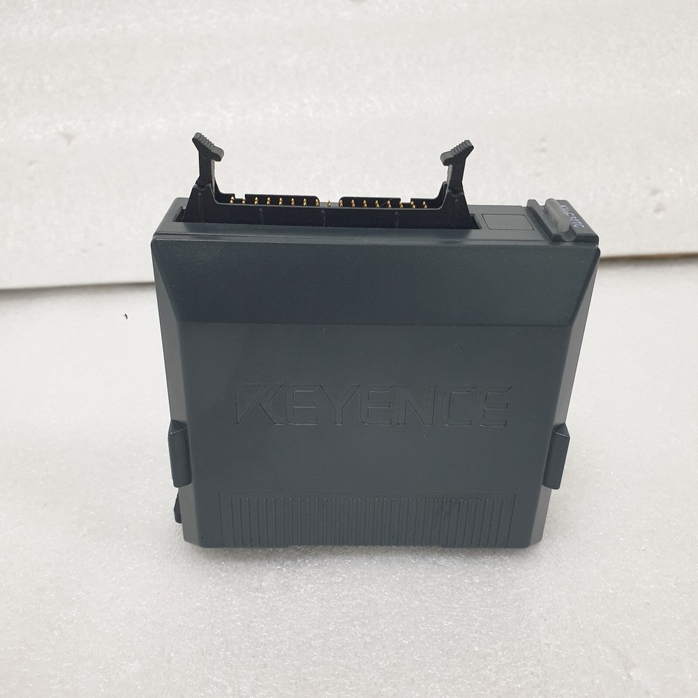 Keyence KV-C32TC Output Module