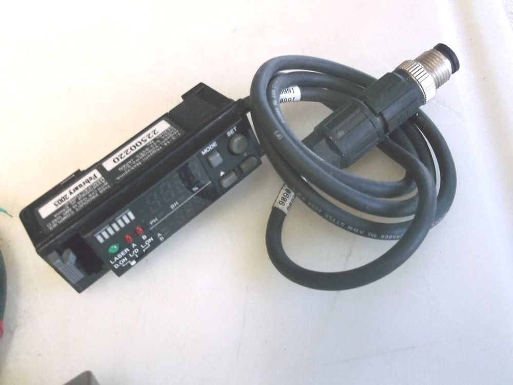 Keyence LV-21AP Digital Laser Sensor Amplifier (Pair)
