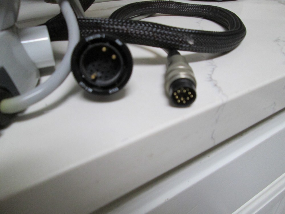 ZEISS 872 E Microscope .. Excellent condition .. Ready to go to work