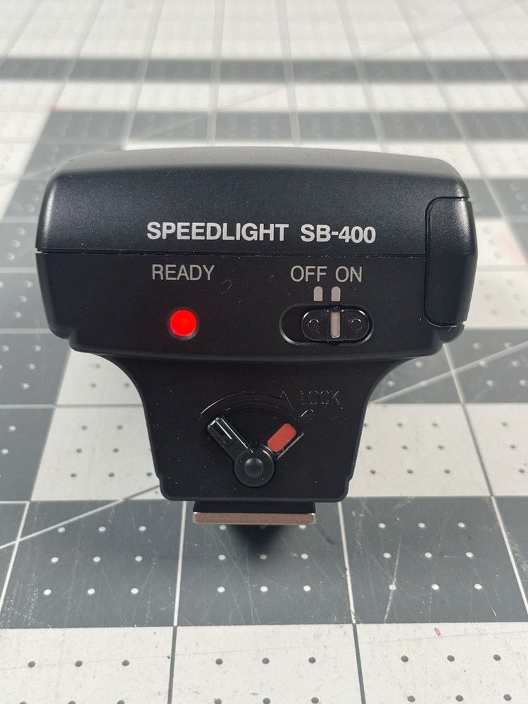 Nikon Speedlight SB-400 EXCELLENT CONDITION