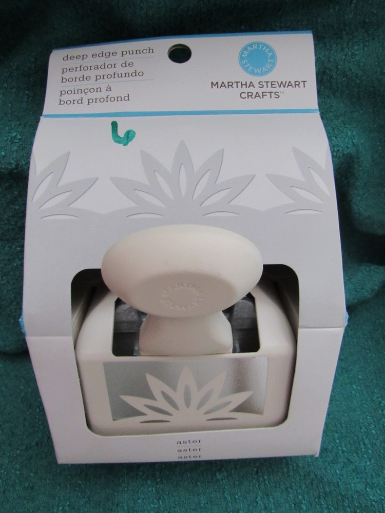 New Martha Stewart Crafts Punch "Aster" Deep Edge Punch