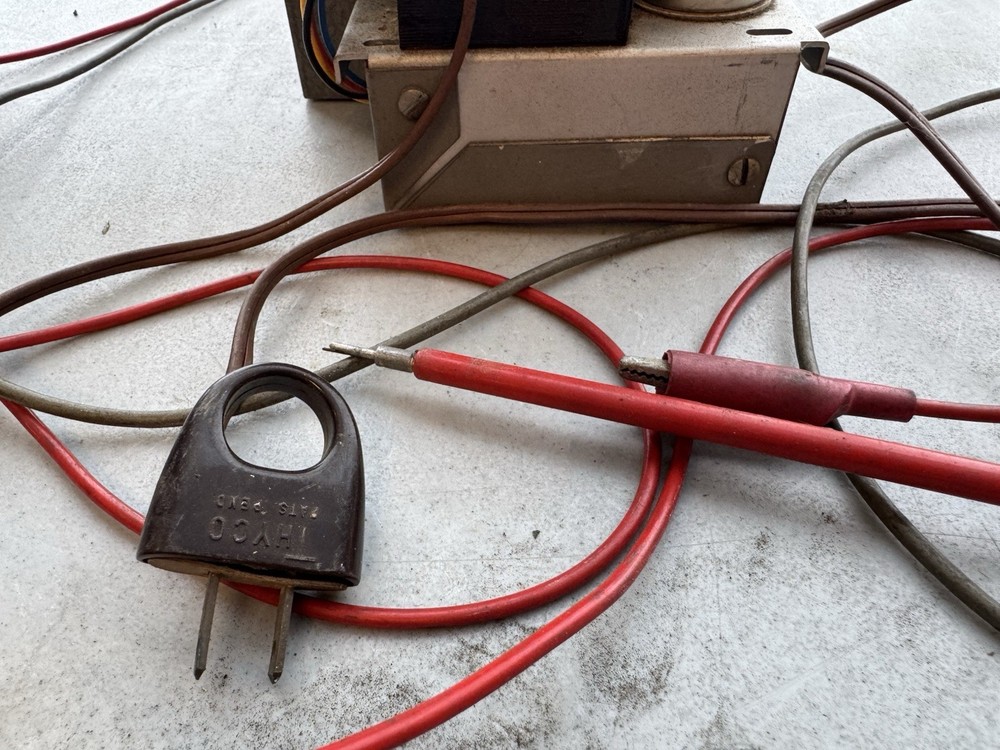 HEATHKIT V-4A VACUUM TUBE VOLTMETER - Powers On