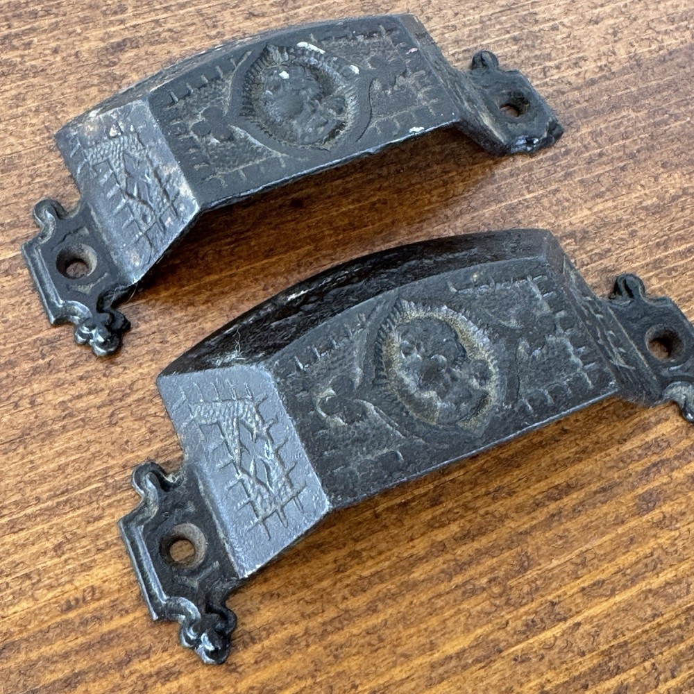 Antique Drawer Pulls Victorian Cast Iron Man Head Bin Apothecary Cupboard (2)