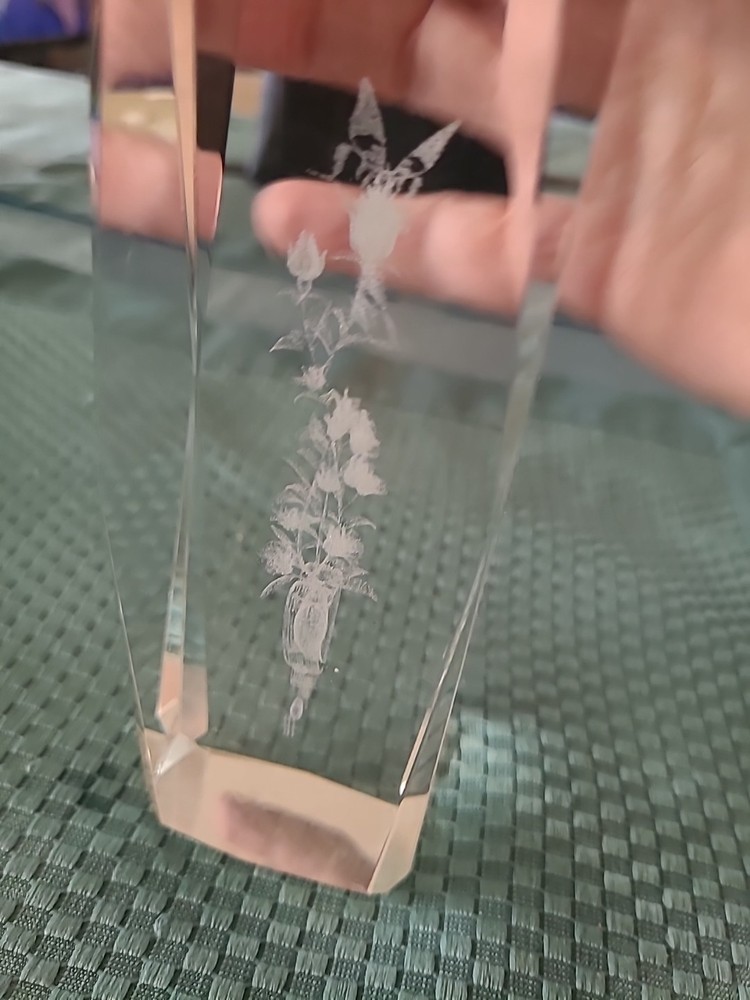 3D ETCHED PAPER WEIGHT