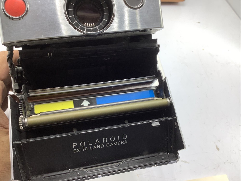 Polaroid SX-70 Land Camera’ untested as is see pics Leather case