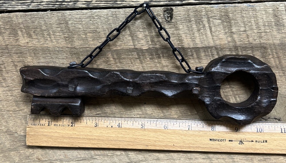 Rustic Wooden Skeleton Key Shaped Key Holder Primitive Decor