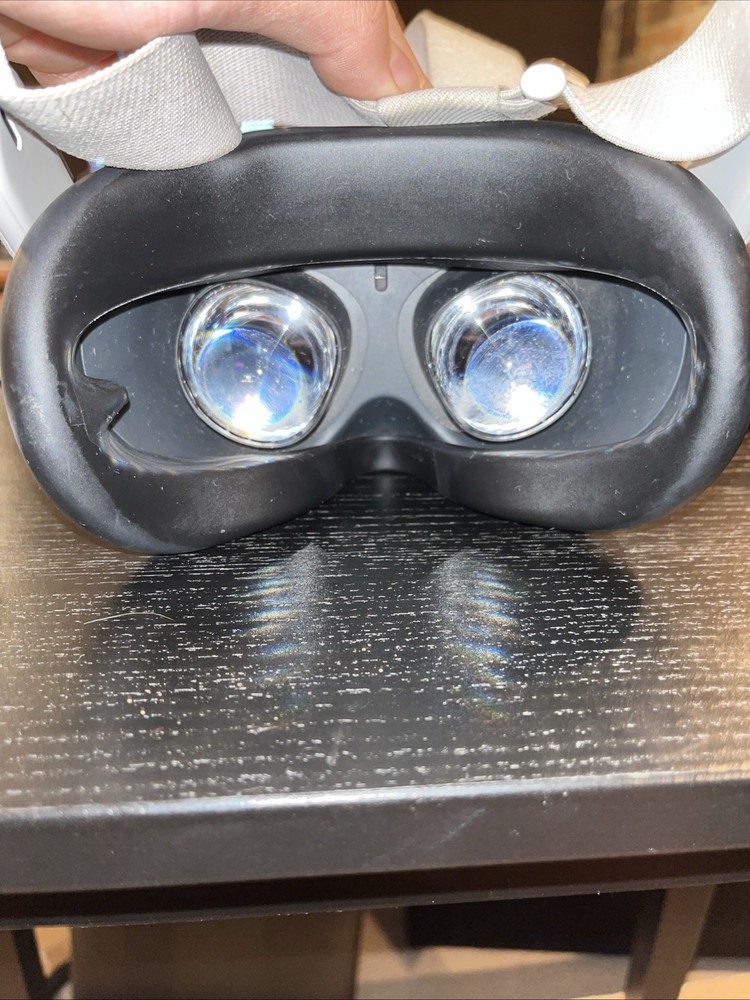 Oculus Meta Question 2 VR Headset With Charger 256GB