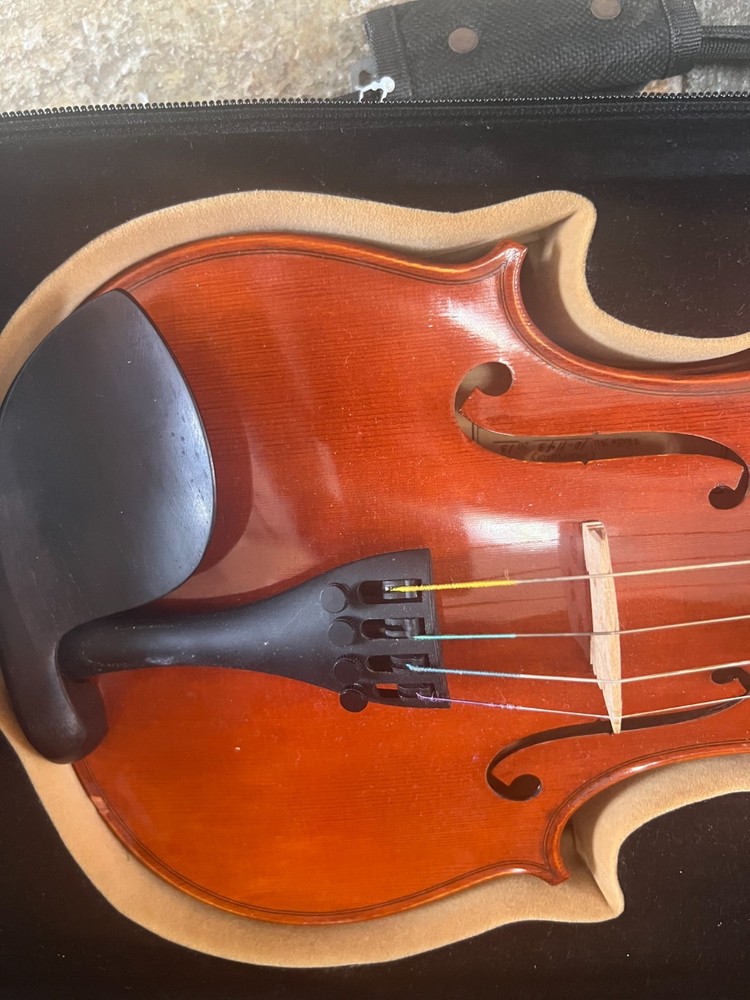 Advance Violin with case and bow, full size.