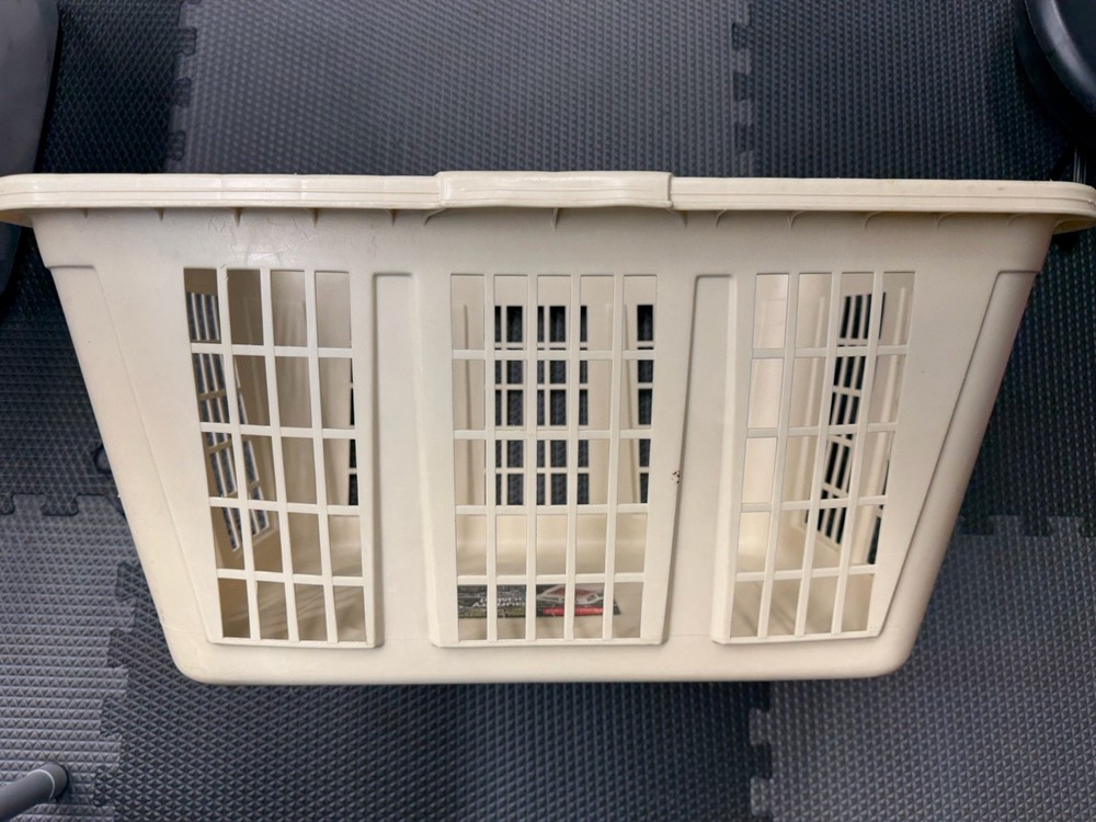 Vintage Rubbermaid Laundry Basket 2965 Tan Almond Hamper Rectangular Plastic