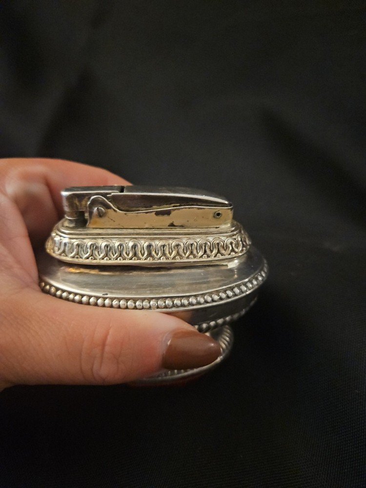 Vintage Ronson Queen Anne Table Lighter