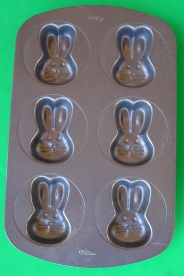 WILTON EASTER BUNNY Rabbit EGG Cake Pan Mold