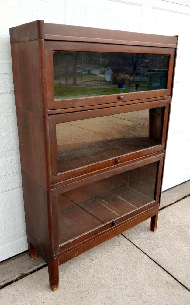 UNUSUAL MISSION STYLE 3 STACK BARRISTER BOOKCASE W/ GRADUATED SIZED SECTIONS