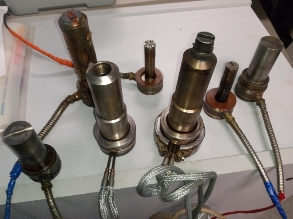 Injection molding heated sprue bushing Sprue heaters many types available