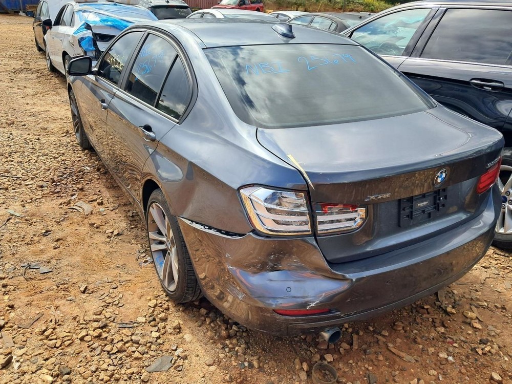 320I 2014 Glove Box 4816732