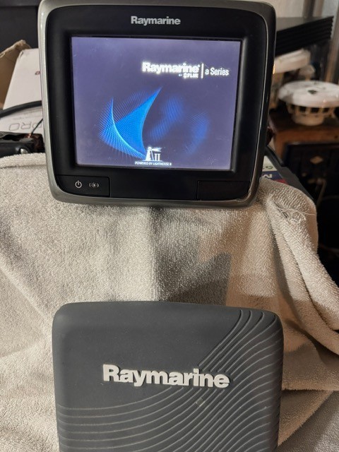 USED Raymarine E70163 Marine GPS Chartplotter Boat