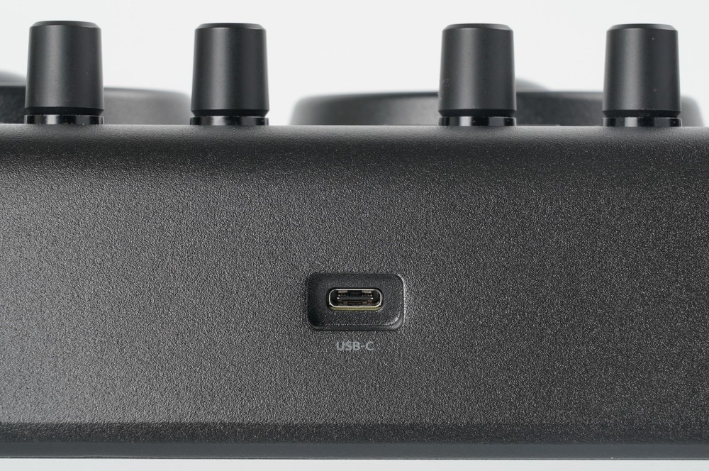 [Near Mint] Blackmagic Design DaVinci Resolve Micro Color Panel #190M