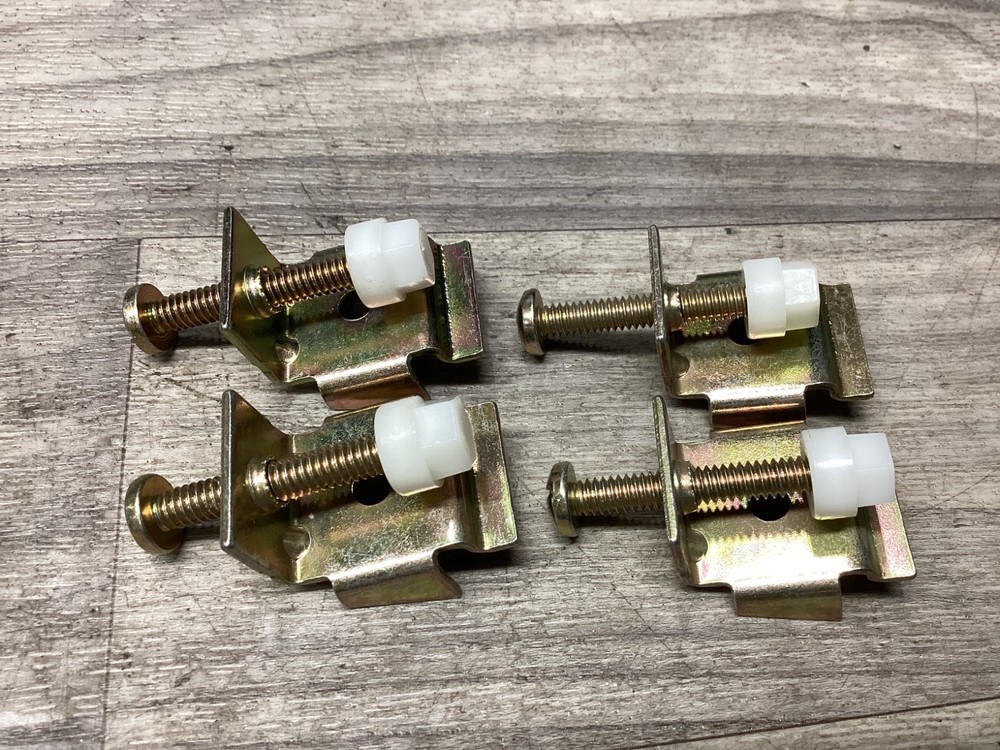 LOT OF 4 Allen Bradley  Panel View Mounting Clip #121N98