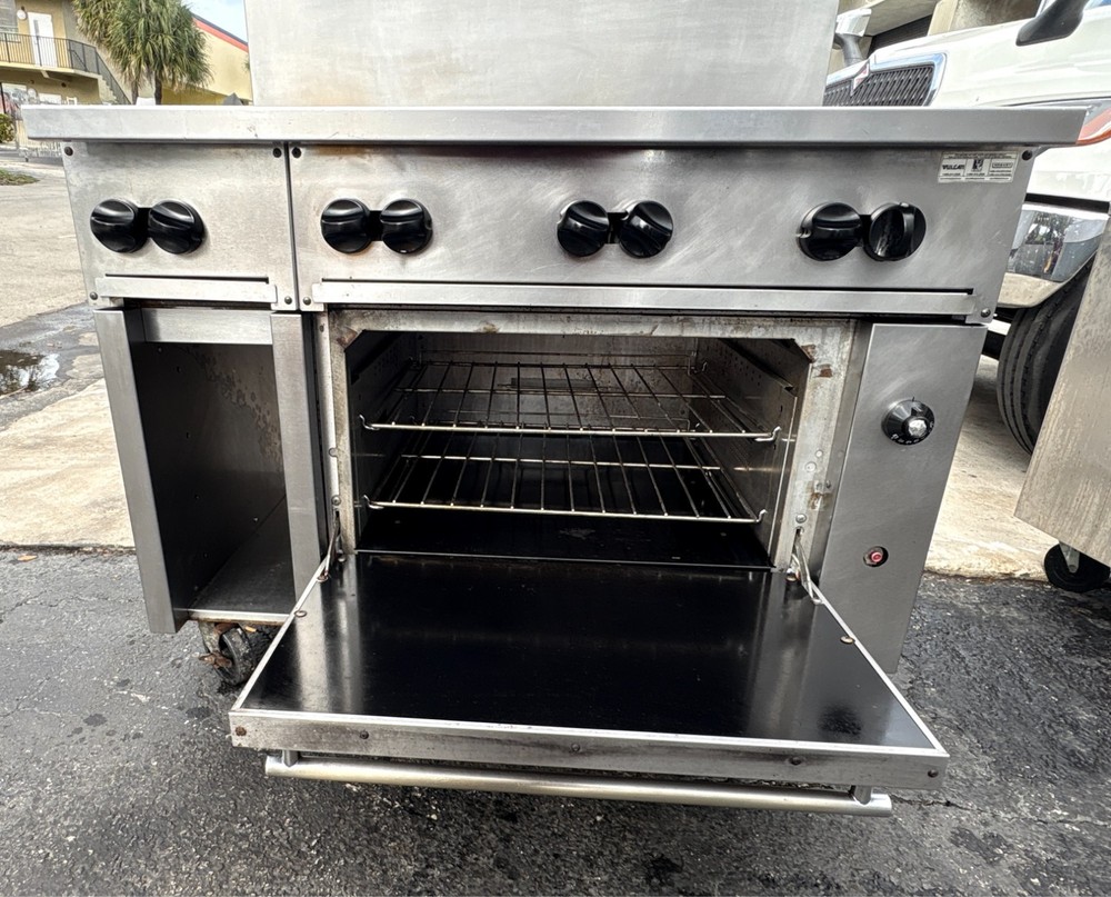 Vulcan 8 burner Range Oven - Model - 48s-8bn