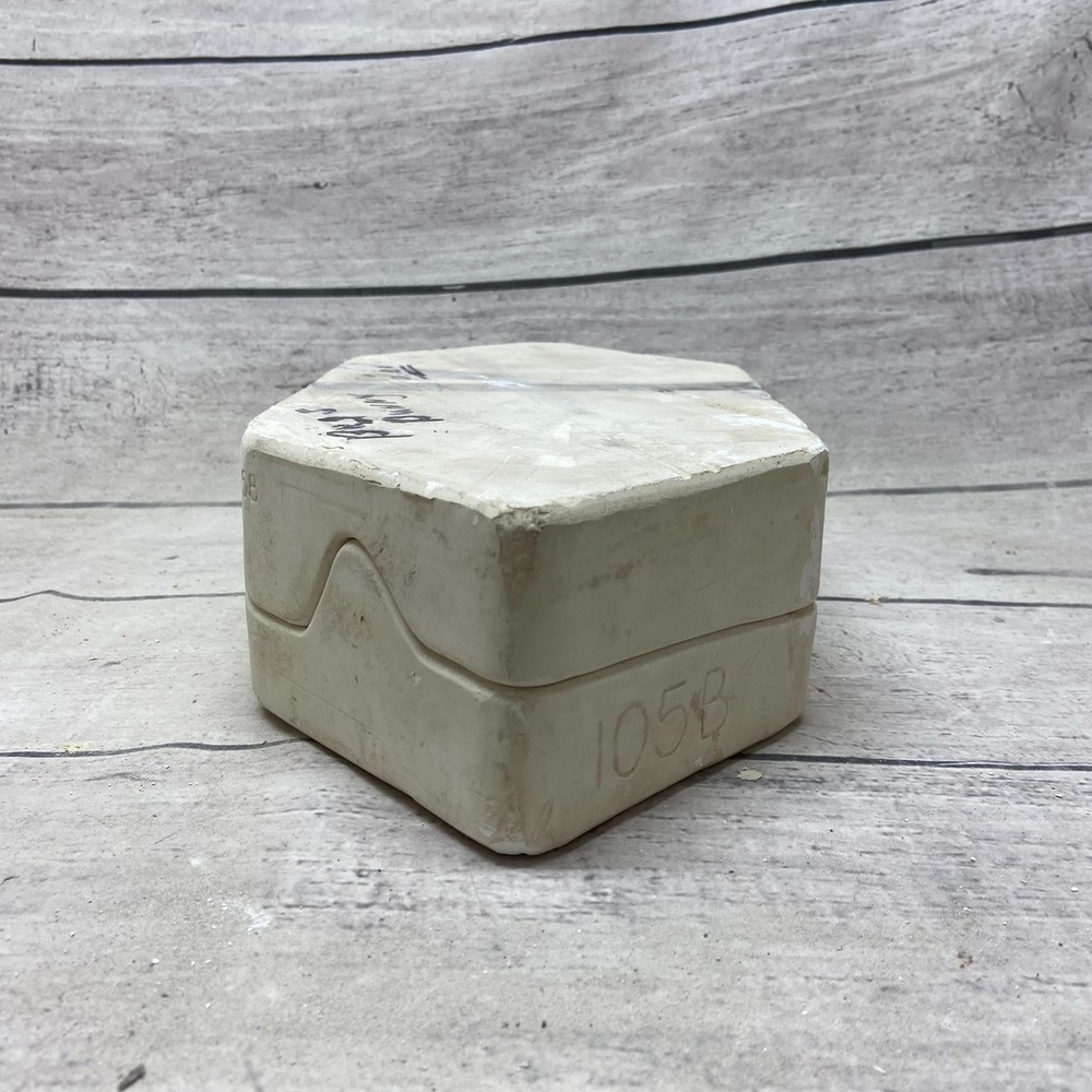 Vintage 1975 Duncan Ceramic Casting Mold Buggs Bunny #105B