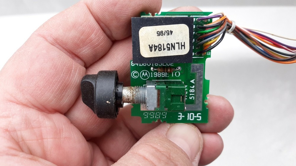 Motorola MaxTrac mobile radio replacement volume control / mic. input board
