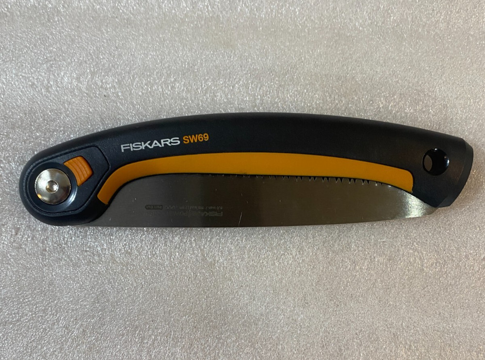 Fiskars SW69 Plus Folding Pruning Hand Saw
