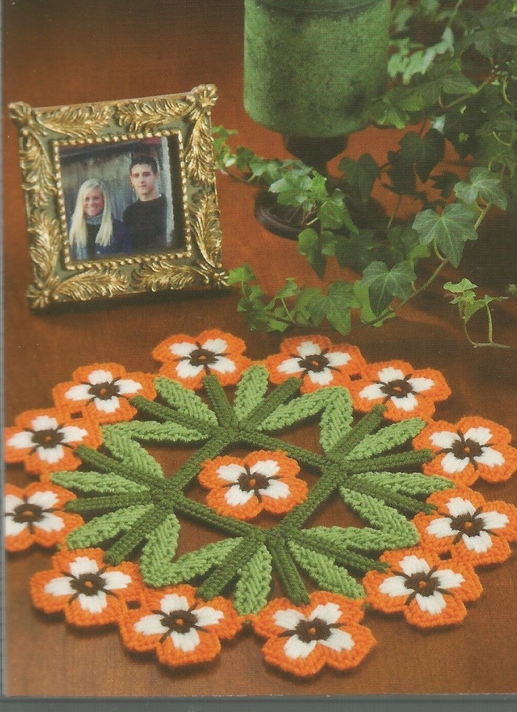 Plastic Canvas Patterns Decorative Doilies 5 Styles Annies Attic E74