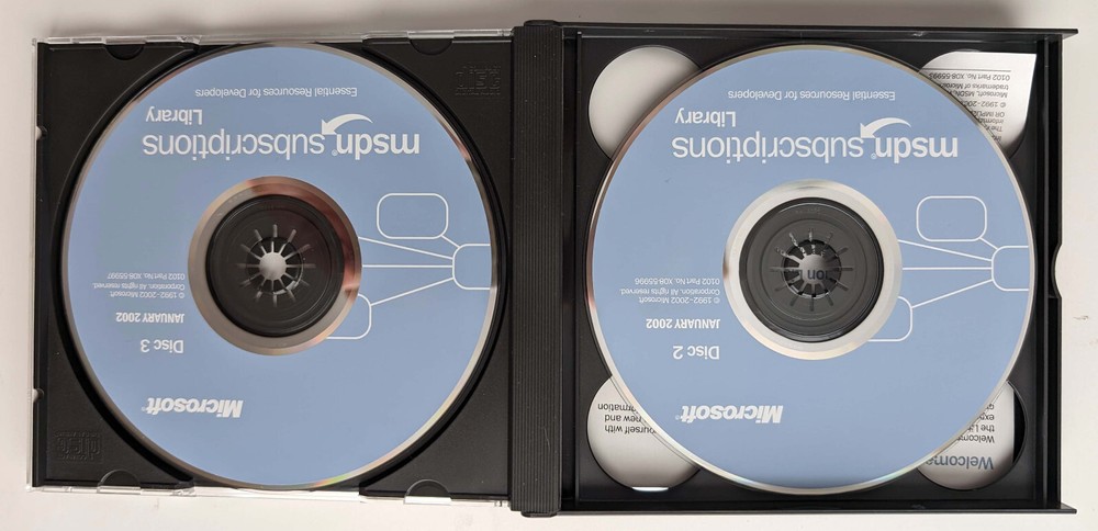 Original RARE VINTAGE Microsoft MSDN Subscriptions Library January 2002 w/CASE