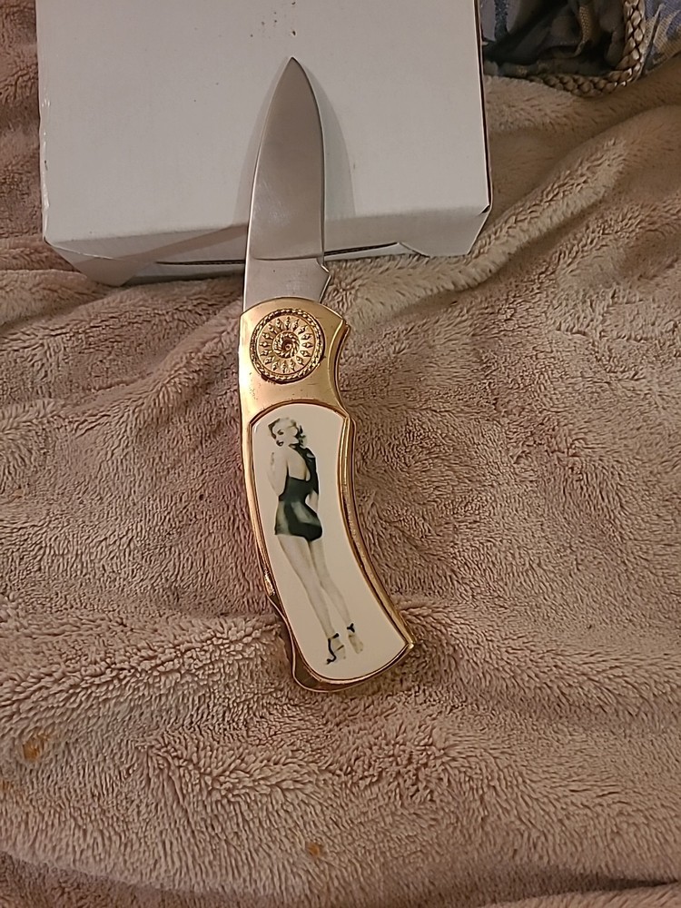 Vtg MARILYN MONROE pocket Knife