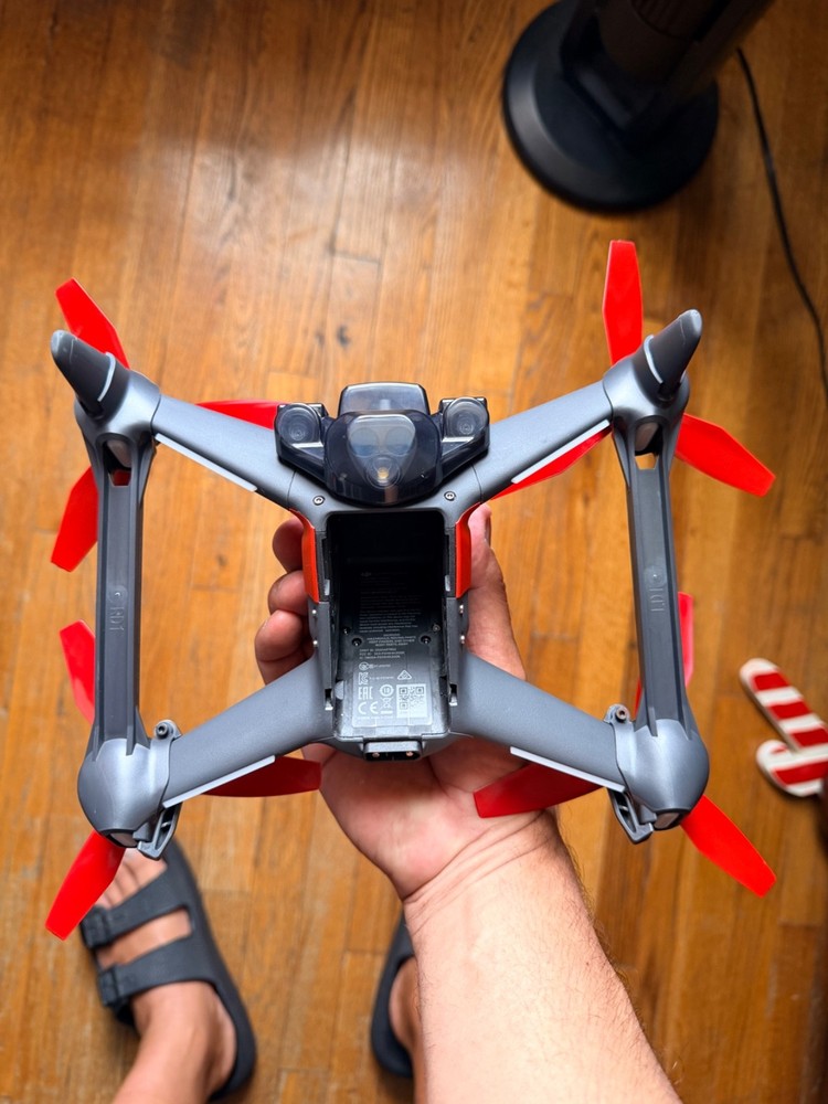 DJI FPV Combo Camera Drone - CP.FP.00000001.01