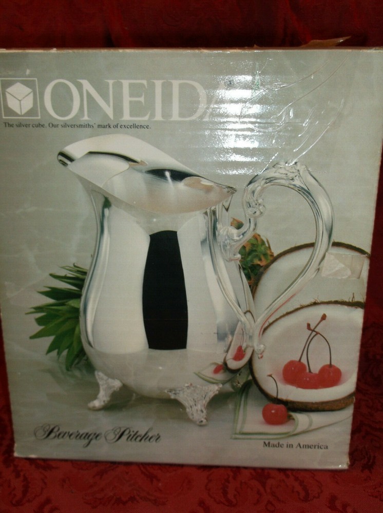 Oneida Silverplate Beverage Pitcher 0717 WITH ICE LIP...NICE!