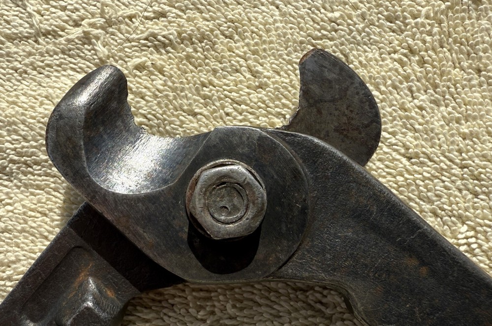 VINTAGE 9 INCH CABLE BUNDLE CUTTER